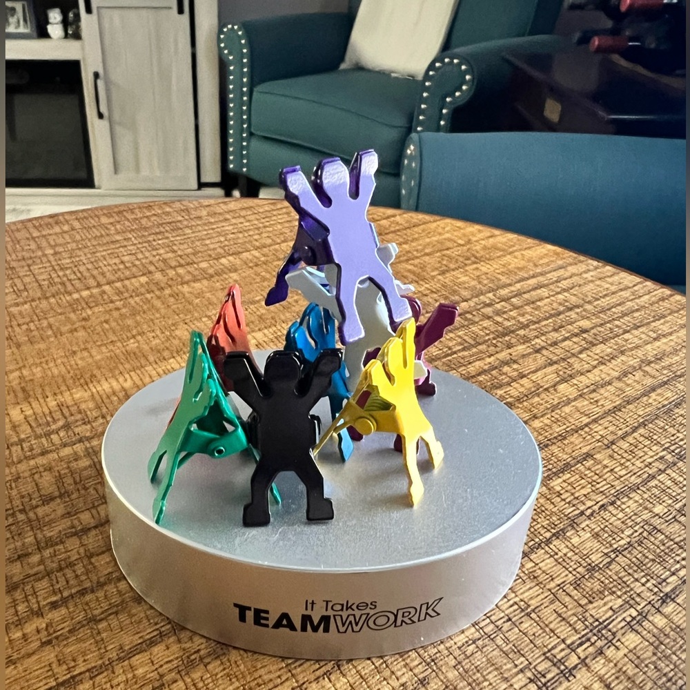 Colorful Teamwork Sculpture with 8 paperclip men